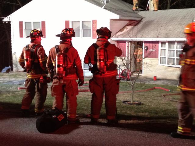 2-6-13 Chimney fire Colonial Rd Dover, 66 Crew assinged RIT - photo by Andy Slothower